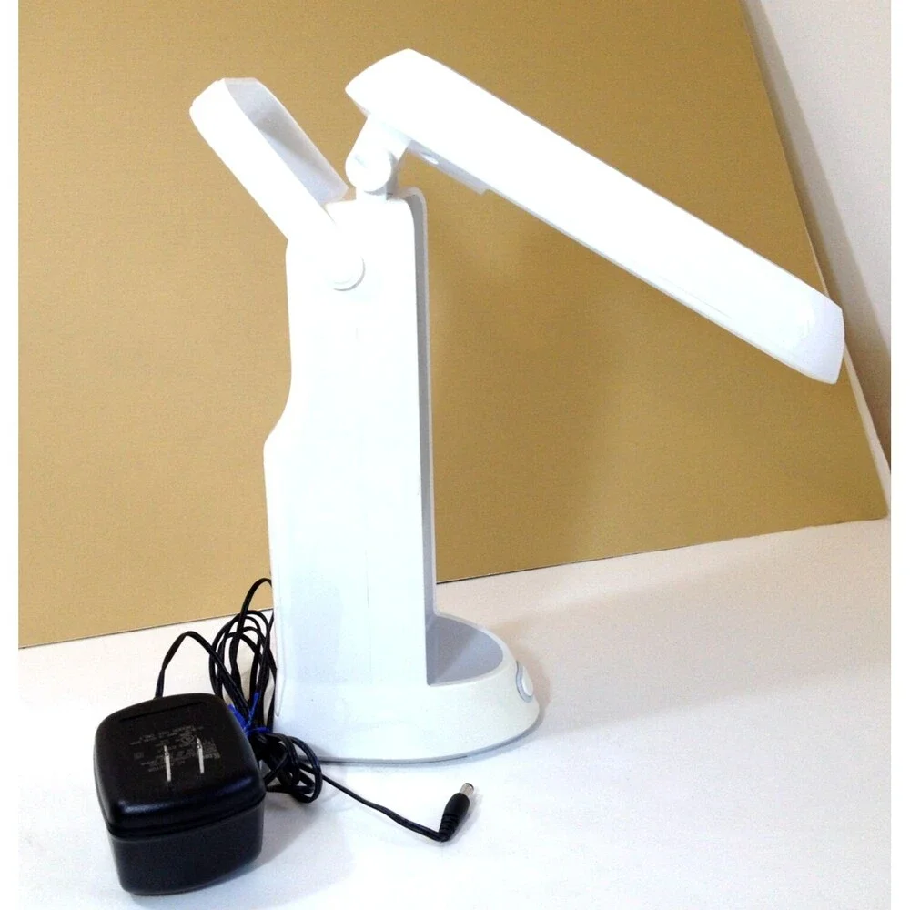 OttLite Creative Series Task Crafting Lamp Model PL7960 Foldable Lamp Works Good